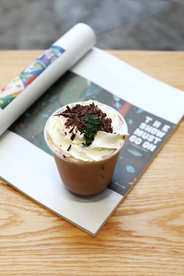 How Can You Achieve a Silky-Smooth French Pot de Crème with Dark Chocolate?